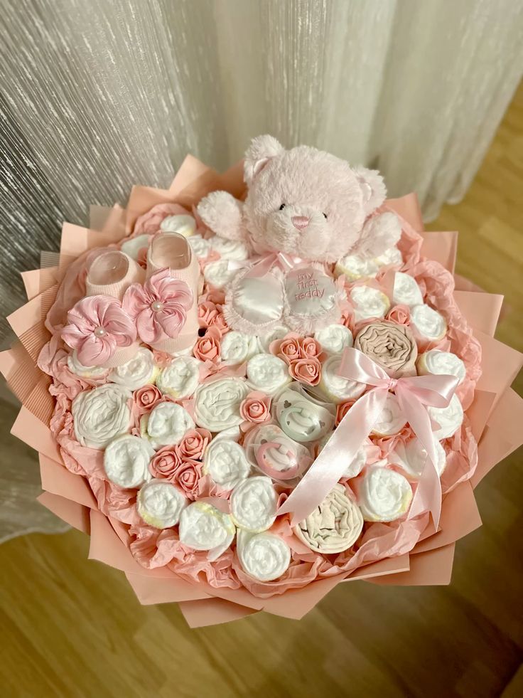 مجموعة ملابس للمولوده على شكل بوكيت من بيبي غِفت